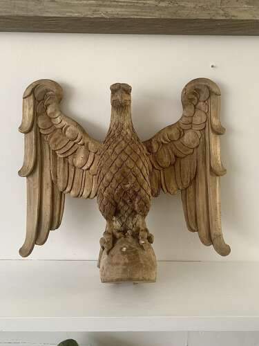 STUNNING ANTIQUE CARVING OF AN EAGLE