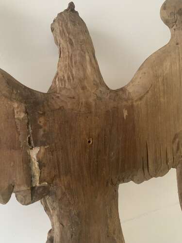 STUNNING ANTIQUE CARVING OF AN EAGLE