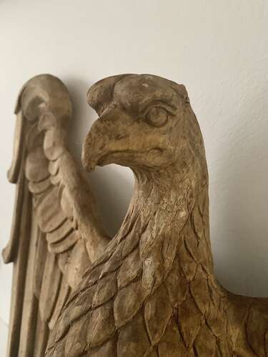 STUNNING ANTIQUE CARVING OF AN EAGLE