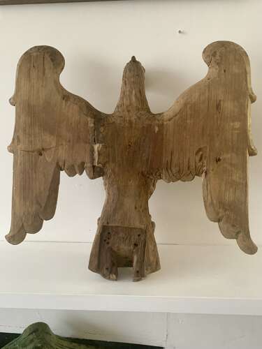 STUNNING ANTIQUE CARVING OF AN EAGLE